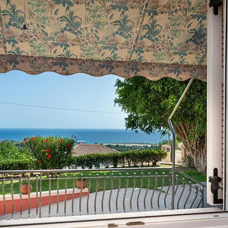 Angelina's Sea View בית נופש